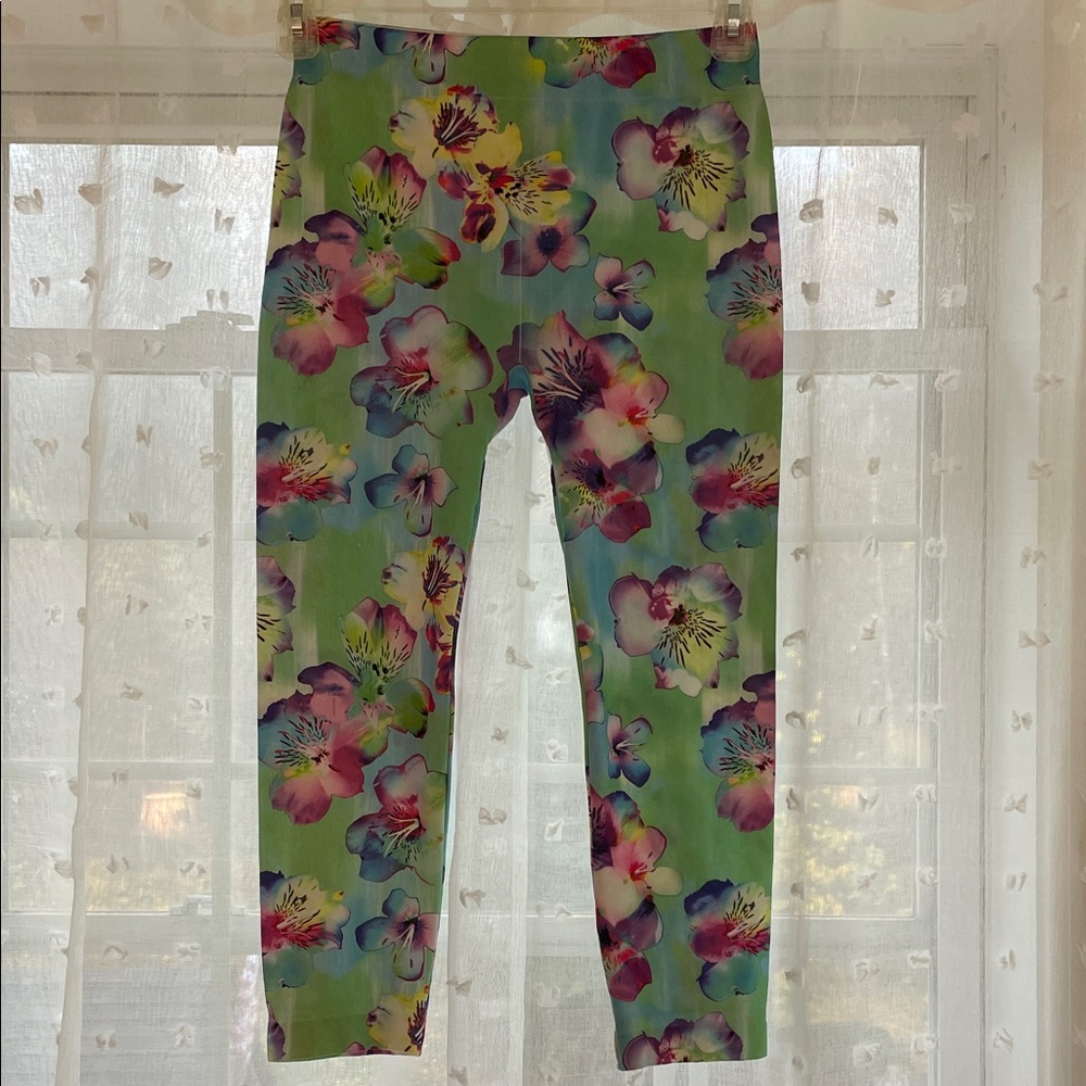 No Boundaries Floral Leggings - Green and Pink size M (7-9)